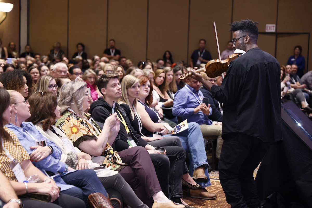 Smart Monday keynote Kai Kight on celebrating your natural gifts